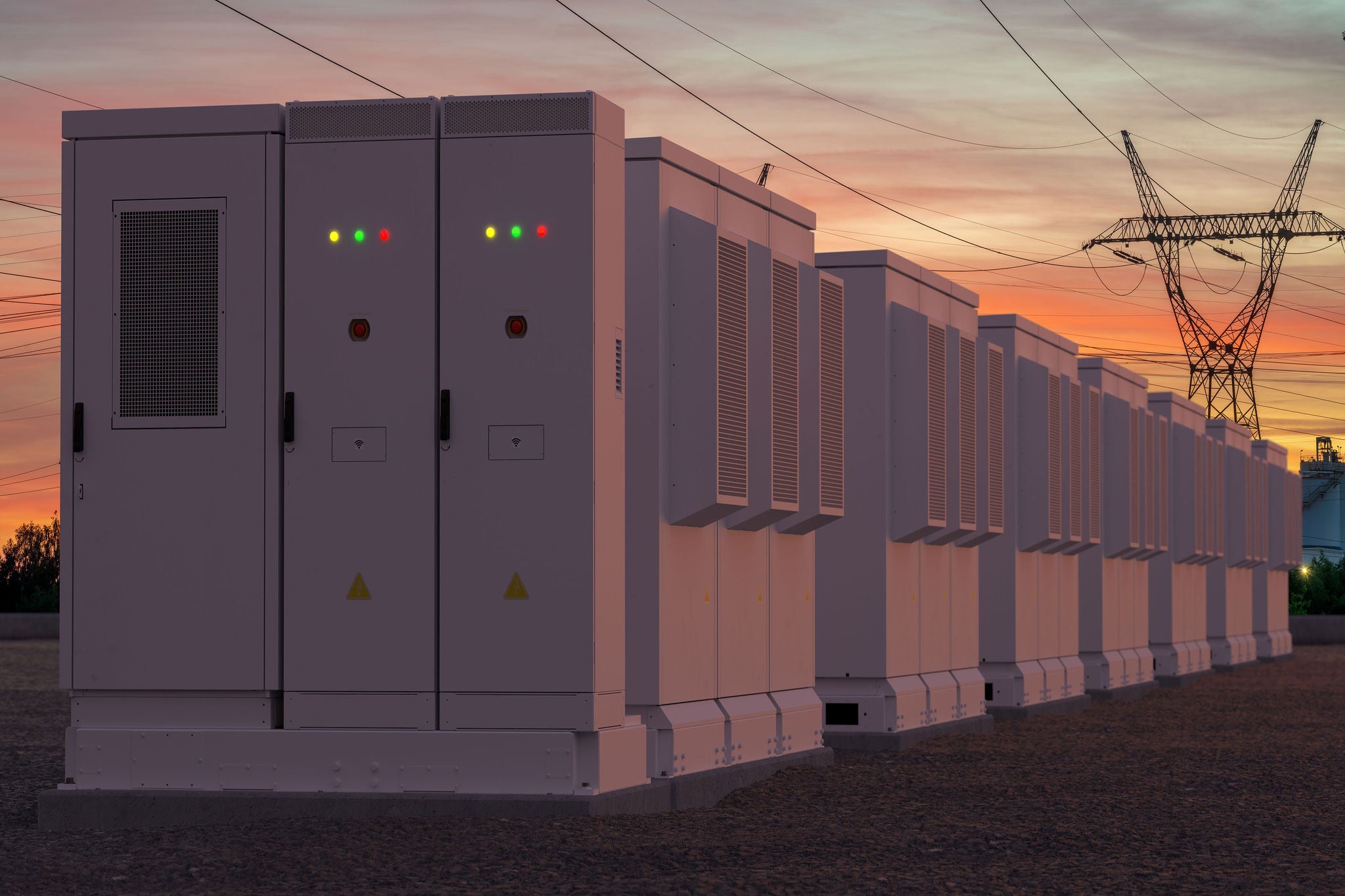 Electricity storage facilities against the backdrop of high-voltage transmission lines	